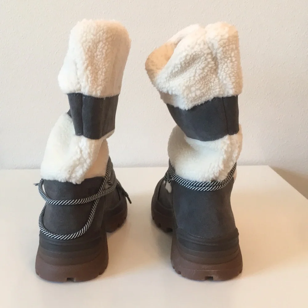 New WB Woman’s Journee Collection Cozy Two-Tone Winter Boots